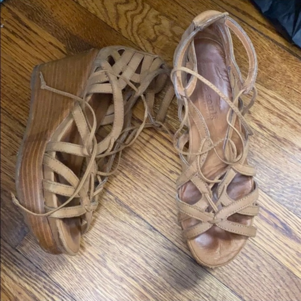 Gentle Souls Platforms